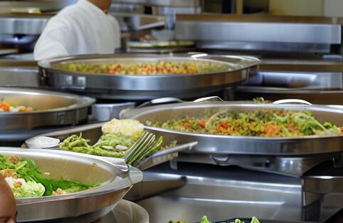 在大學(xué)食堂里包個(gè)窗口掙錢嗎？需要考慮哪些因素